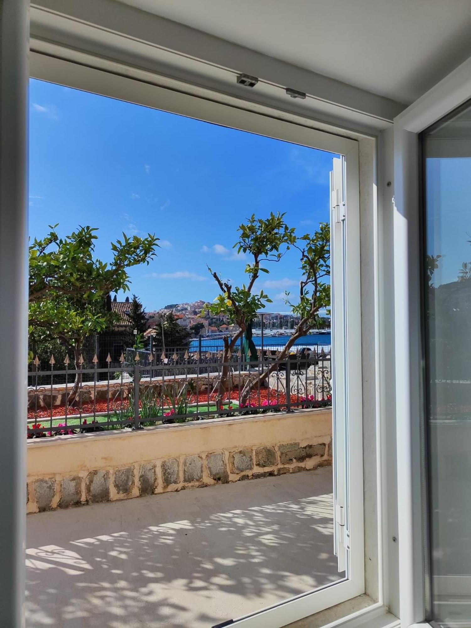 Apartments Harriet Dubrovnik Bagian luar foto