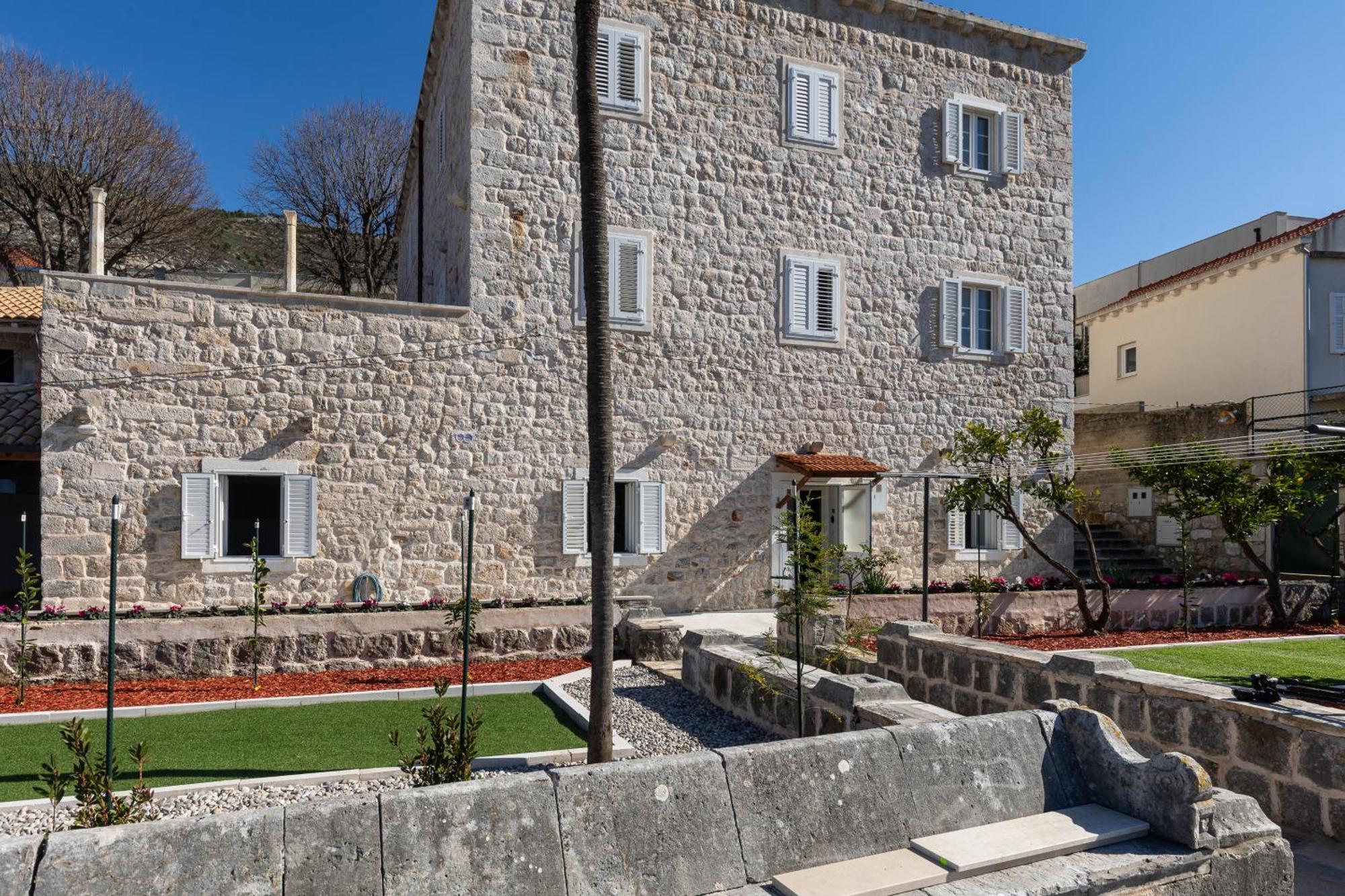 Apartments Harriet Dubrovnik Bagian luar foto